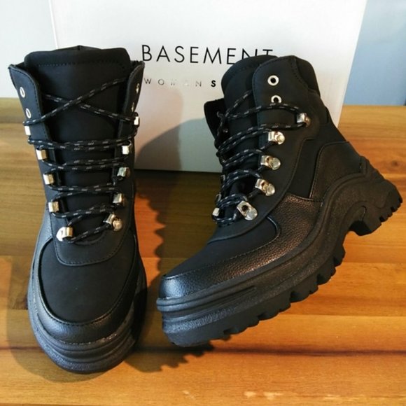 Boots - Picture 6 of 7